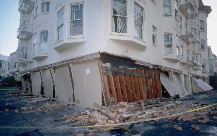 20 Novembre 2015 - Corso frontale: La risposta sismica locale nella progettazione degli edifici
