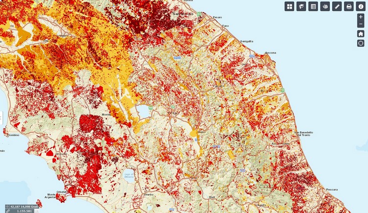 PericolositÃ  per frane e alluvioni e indicatori di rischio, online le mosaicature ISPRA 2018